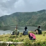 Climbing-hiking-mount-Bisoke-in-Rwanda (1)